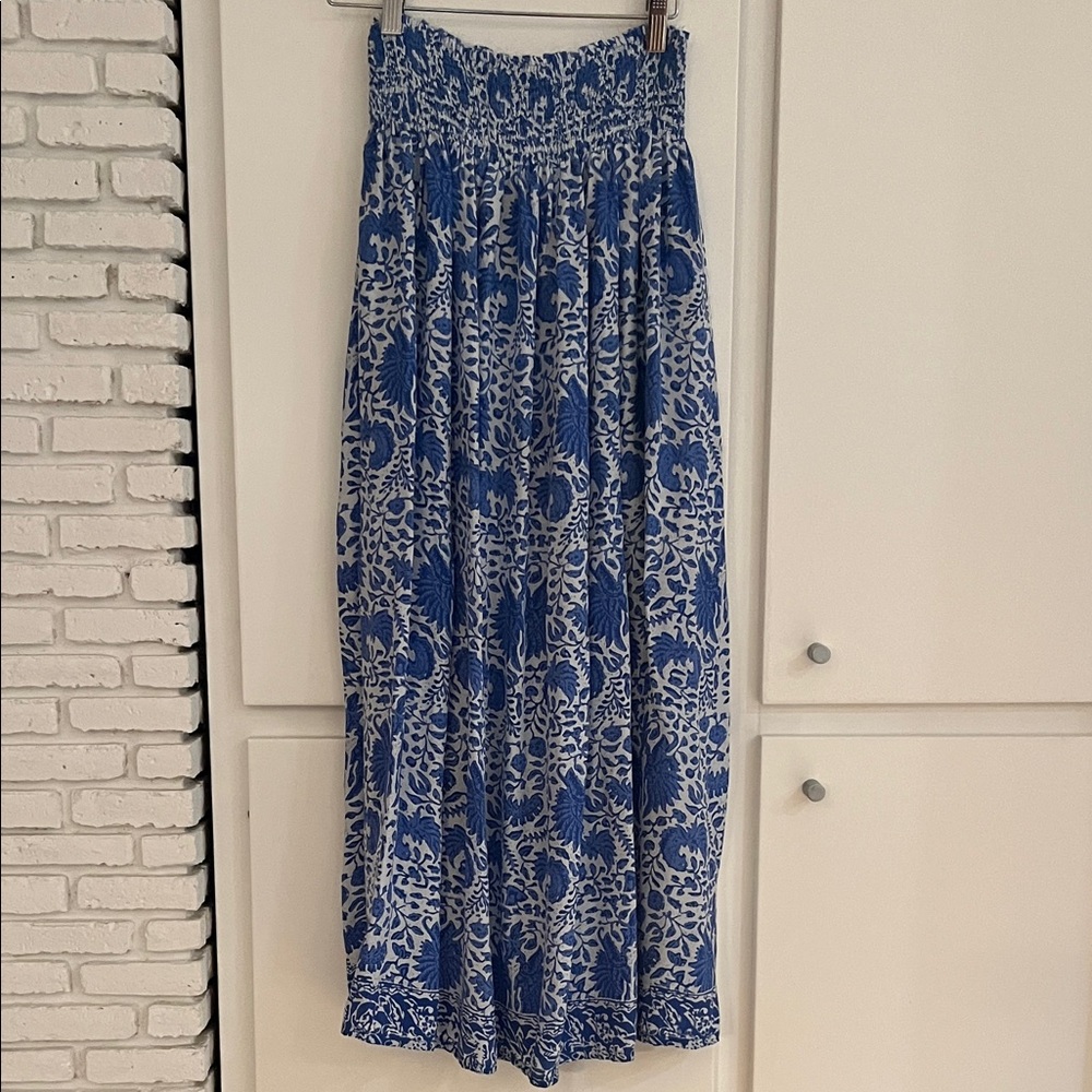Natalie Martin. 100% Silk  Bella skirt. Elastic waist. Made in Bali.